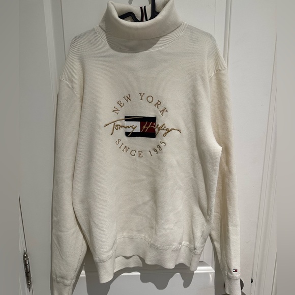 Tommy Hilfiger ICON ORGANIC COTTON LOGO TURTLENECK - Picture 1 of 3